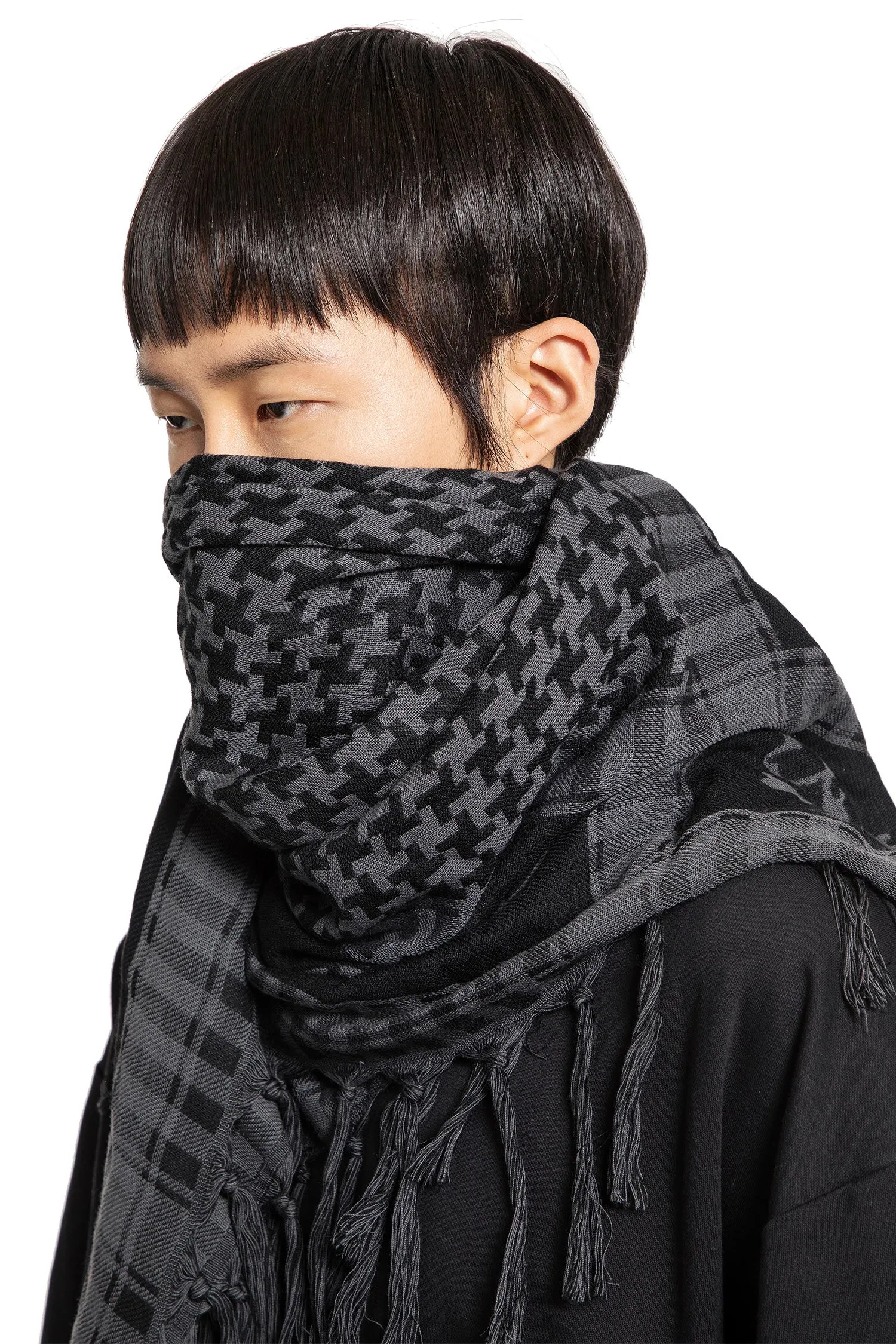 MASTERMIND WORLD MAN BLACK SCARVES